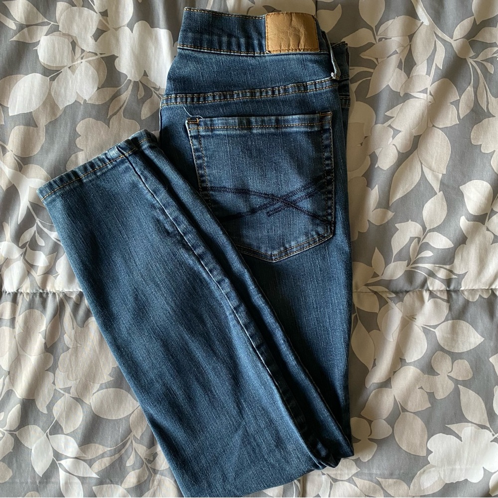 Aeropostale Blue Jeggings Classic Denim Style 6 short Embroidered Pockets Skinny